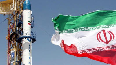 Raumfahrt: Eine Safir-2-Rakete, mit der Iran jetzt nach eigenen Angaben den ersten Satelliten ins All geschossen hat.