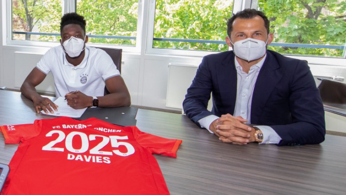 FC Bayern verlängert mit Davies