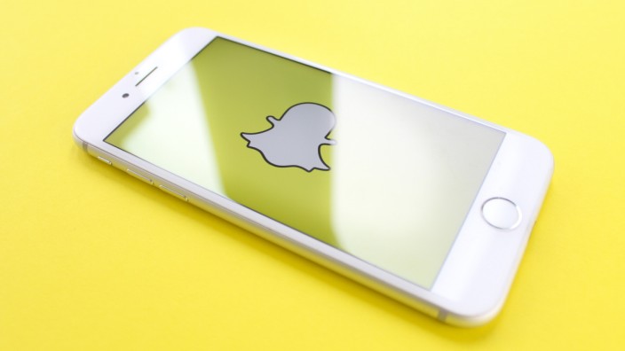 Snapchat: Foto-Filter mit Katzen-Schnurrhaaren: Die Snapchat-App ist auf Millionen Handys junger Menschen installiert.