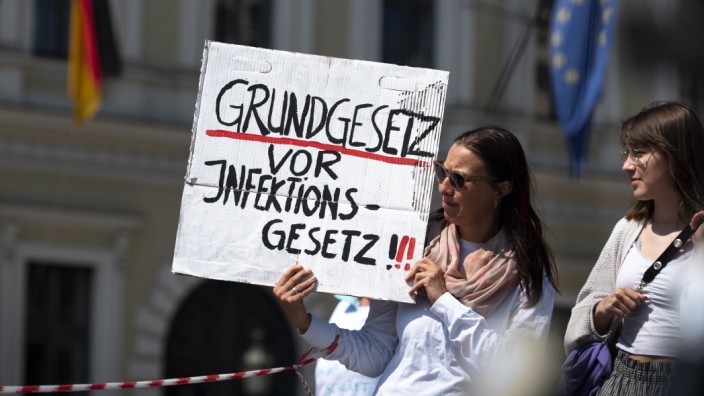 Demonstration in München für Wahrung der Grundrechte in Zeiten der Corona-Krise, 2020
