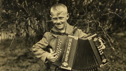 Weltkriegsende in München: Josef Steidle war 17 Jahre alt, als der Krieg ein Ende nahm - und die Amerikaner erkannten rasch, dass er ein Meister auf der Harmonika war.