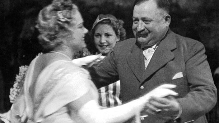Christian Weber tanzt mit Olga Tschechowa, 1938