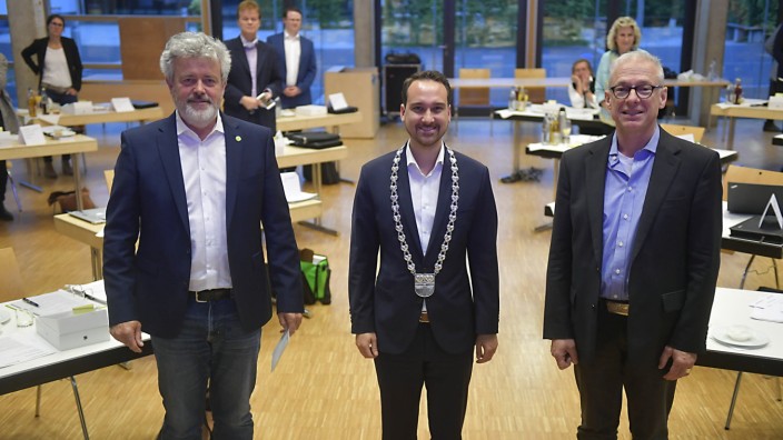 Neubiberg: Kilian Körner (links) und Reiner Höcherl (rechts) vertreten künftig Bürgermeister Thomas Pardeller von der CSU.