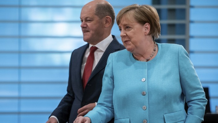 Bundesregierung: Olaf Scholz (SPD) und Angela Merkel (CDU)