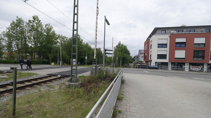 Baumaßnahmen: In die leer stehende ehemalige Tengelmann-Filiale am Bahnhof in Höhenkirchen-Siegertsbrunn zieht voraussichtlich ein Fitnessstudio.