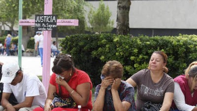 Drogenkrieg in Mexiko: Trauer um die Ermordeten vor der Entzugsklinik in Ciudad Juárez