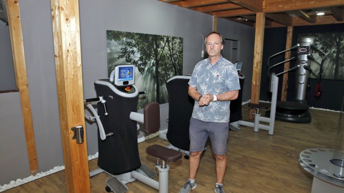 Wolfratshausen: Michael Denk in seinem Wolfratshauser Fitnessstudio. Die Corona-Auszeit hat der 52-Jährige für große Investitionen genutzt.