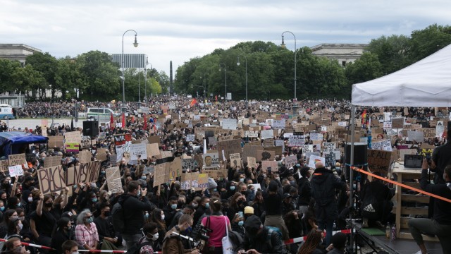 Demo gegen Rassismus: Black Live Matters. Auf dem Königsplatz.
