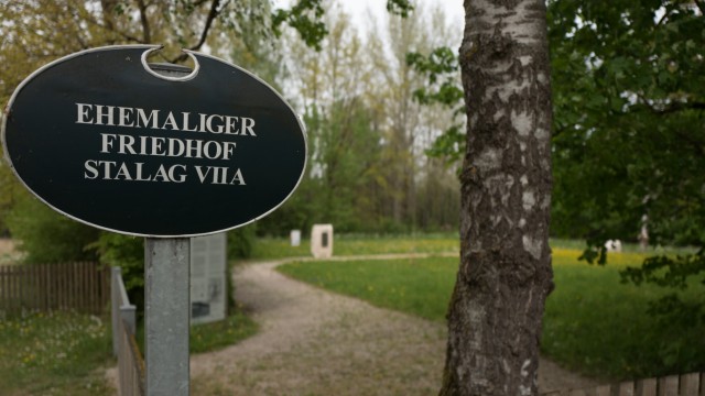 Stalag VII A in Moosburg: Der Friedhof des ehemaligen Stalag VII A in Oberreit.