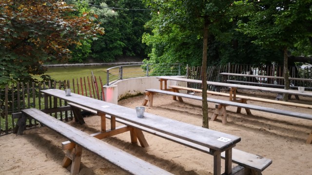 Freischankflächen: Die Bar Holzkranich hat auf der Praterinsel einen Biergarten aufgebaut.
