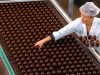 Schaumküsse mit Schokoladenüberzug in der Grabower Süßwaren GmbH