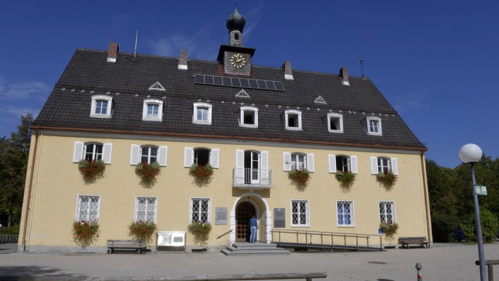Neubiberg: Ein neuer Anlauf soll einen Konsens für die ins Stocken geratene Erweiterung des Neubiberger Rathauses bringen.