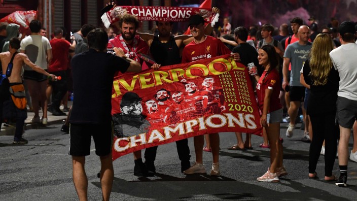 England: Liverpool ist Meister, und die Fans feiern wild.