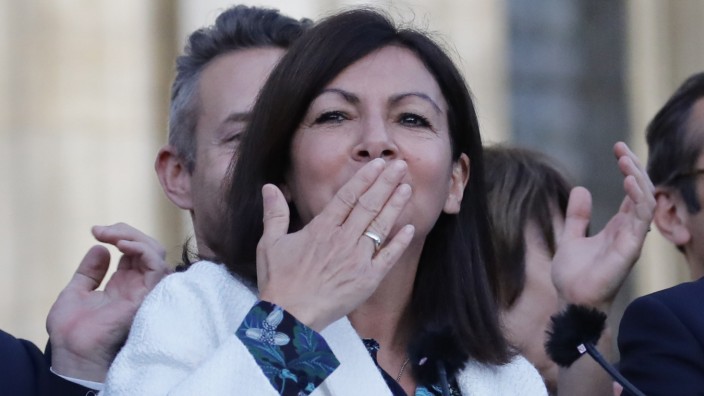 Kommunalwahlen in Frankreich: Auch die Sozialisten durften mal jubeln: Die Bürgermeisterin von Paris, Anne Hidalgo, behält ihren Job