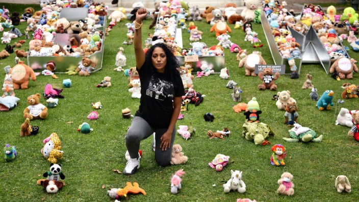 BEAR THE TRUTH Protest: A Pop-Up Art Curation Of Teddy Bears For Children And Families In Honor Of #BlackLivesMatter