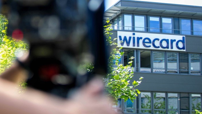 Staatsanwaltschaft bei Wirecard / Journalisten stehen vor Insolventer Konzern Wirecard in Aschheim bei München / Datum: