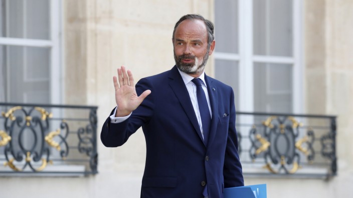 Frankreichs Regierung reicht Rücktritt ein