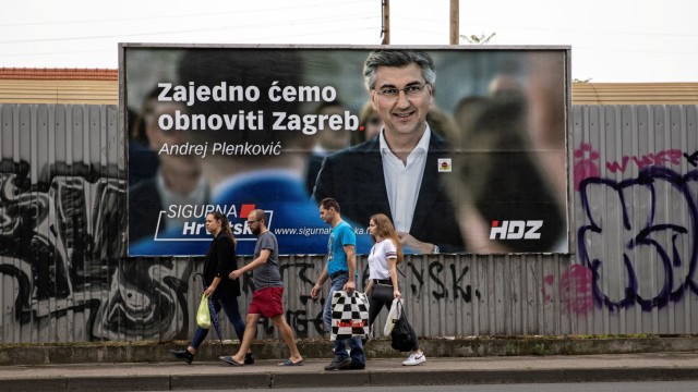 FILE PHOTO: Parliamentary election amid the spread of the coronavirus disease (COVID-19) in Zagrzeb
