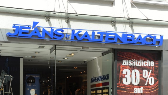 Wirtschaft in München: Ausverkauf - einer der Läden von Jeans Kaltenbach in der Münchner Innenstadt macht wohl dicht.