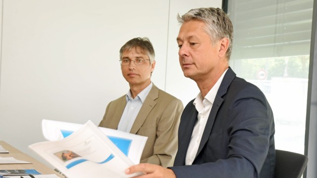 Regionaler Versorger: Vertriebsleiter Andreas Wohlmann (links) und Geschäftsführer Jan Hoppenstedt glauben, dass das Konzept mit den sechs Bahnen schlüssig ist und nun auch zügig umgesetzt werden sollte.