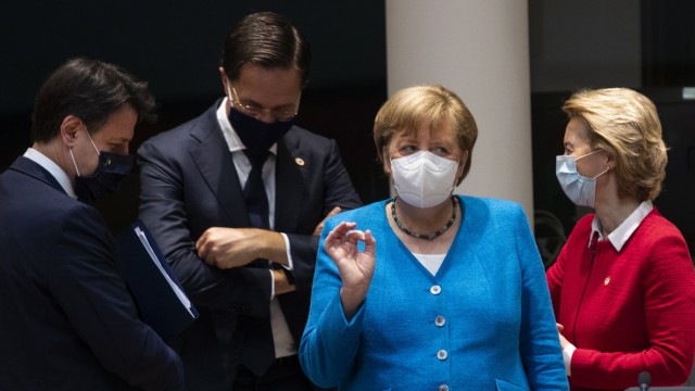 EU-Gipfel: Ein mögliches Scheitern des EU-Gipfels stets vor Augen: Italiens Premier Giuseppe Conte, der niederländische Ministerpräsident Mark Rutte, Kanzlerin Angela Merkel und Kommissionspräsidentin Ursula von der Leyen (von links).
