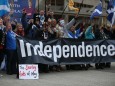 Schottland-Referendum: Befürworter der Unabhängigkeit vor dem Parlament in Edinburgh