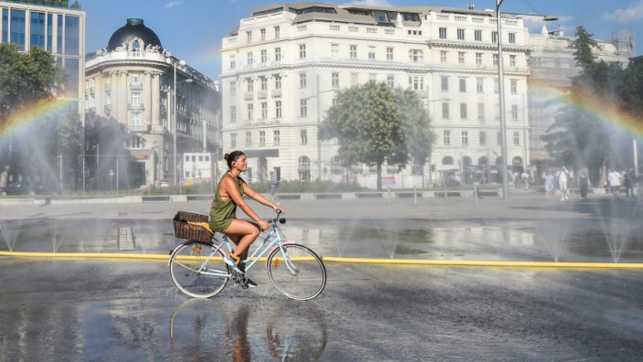 Klimawandel: Von einer Hitzewelle in die nächste: Mit Nebelduschen will Wien Abkühlung verschaffen.
