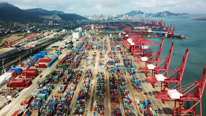 Europäische Union: Containerhafen in China: US-Präsident Donald Trump hat immer wieder Handelsstreitigkeiten begonnen.