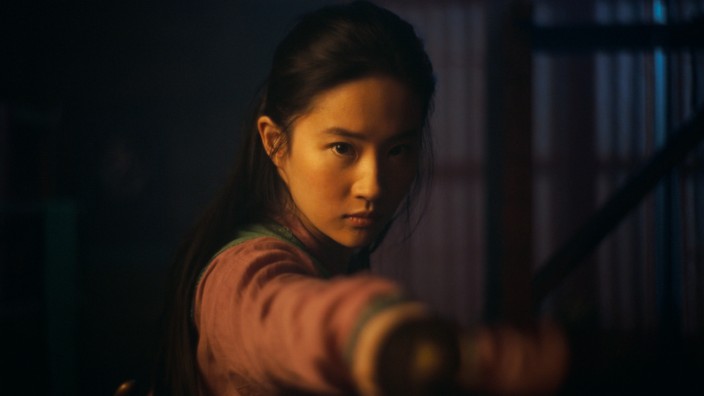 Folge von Corona-Krise: Etwa 200 Millionen US-Dollar hat die Realverfilmung des Märchens "Mulan" mit Liu Yifei in der Hauptrolle Disney gekostet.