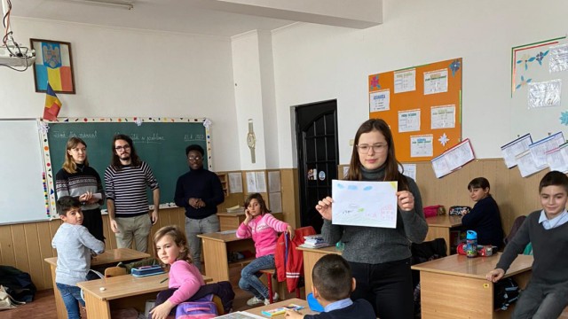 SZ-Serie: Echte Europäer, Folge 4: Im Team mit zwei Franzosen und einer Finnin hielt die Münchnerin Politikunterricht an einer rumänischen Schule.