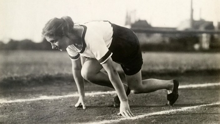 Maria Kießling: Maria Kießling dominierte zu ihrer Zeit bei den deutschen Meisterschaften den 100-m-Lauf, Weitsprung und Kugelstoßen.