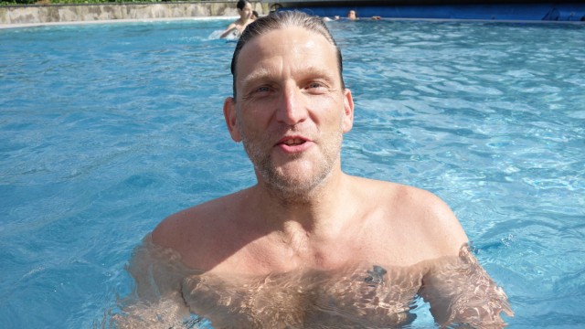 Kindererziehung: Konnte schon mit drei schwimmen: Schwimmlehrer Alexander Gallitz