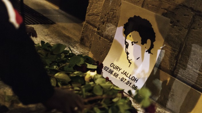 Am 7 Januar vor neun Jahren starb Oury Jalloh bei einem Brand in einer Dessauer Polizeizelle Die U