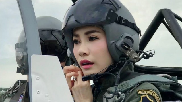 Thailand: Quasi-Zweitfrau Sineenat Bilaskalayani hat ihren Offizierstitel wieder.