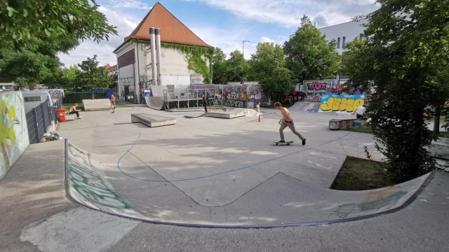 Skateboarding: Der Skateplatzl am Feierwerk.