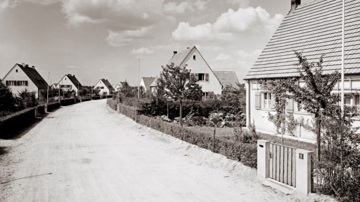 Ausstellung über bezahlbaren Wohnraum: NS-Arbeitersiedlung am Nürnberger Südfriedhof (Worzeldorfer Straße), aufgenommen im Jahr 1939.