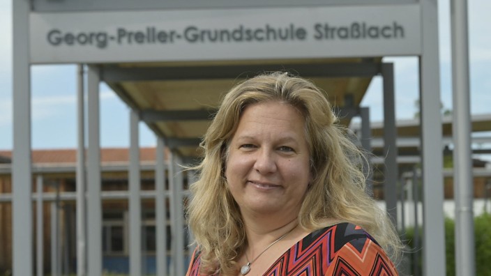 Bildung: Susanne Kirchhof leitet seit diesem Schuljahr die Grundschule in Straßlach-Dingharting. Vorher war sie 13 Jahre lang Konrektorin an der Martin-Kneidl-Grundschule Grünwald.