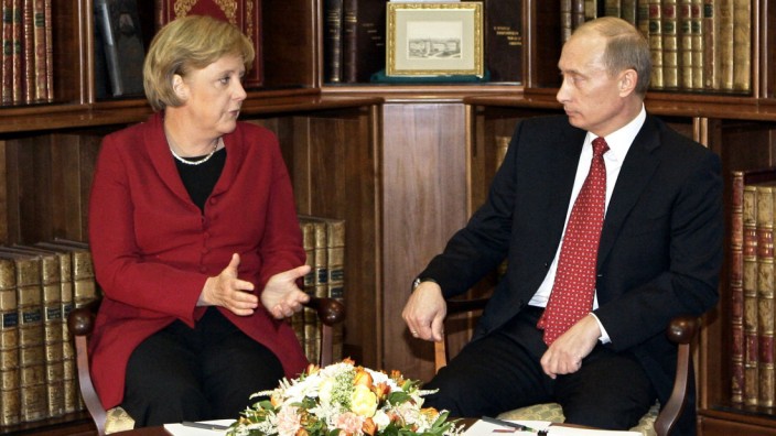 Deutsch-Russische Konsultationen - Merkel Putin