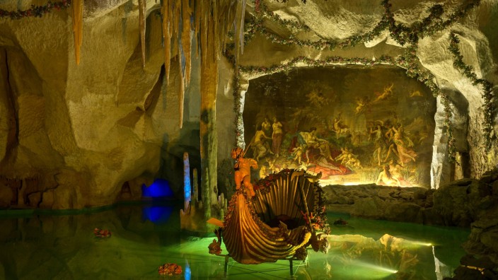 Venusgrotte von König Ludwig II künstliche Tropfsteinhöhle mit See und muschelförmigem Boot Gemäl