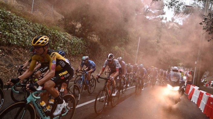 Tour de France: An der Strecke gibt es in diesem Jahr deutlich weniger Zuschauer - dafür vermelden die Fernsehsender in diversen Ländern Rekordquoten.