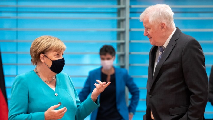 Angela Merkel und Horst Seehofer bei einer Kabinettssitzung