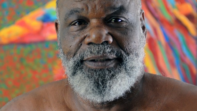 Karibik: Der Künstler Earl Etienne setzt sich mit Globalisierung und Klimawandel auseinander. Beides trifft seine Insel hart.