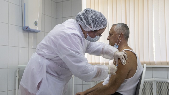 Coronavirus: Impfung mit dem russischen Vakzin "Sputnik V"