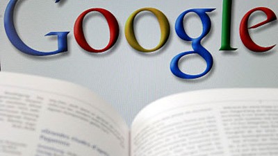 Online-Bibliothek: Der Internetgigant Google möchte online eine "Weltbibliothek des Wissens" aufbauen - und setzte sich dafür auch über Urheberrechte hinweg.