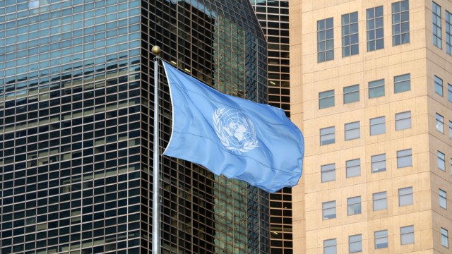 UN-Generaldebatte: Das gab es noch nie: Kein Staats- oder Regierungschef ist persönlich zur Vollversammlung der Vereinten Nationen angereist - UN-Fahne vor dem Hauptquartier der Vereinten Nationen in New York.