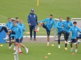 FC Schalke 04: Trainer David Wagner und die Mannschaft beim Training