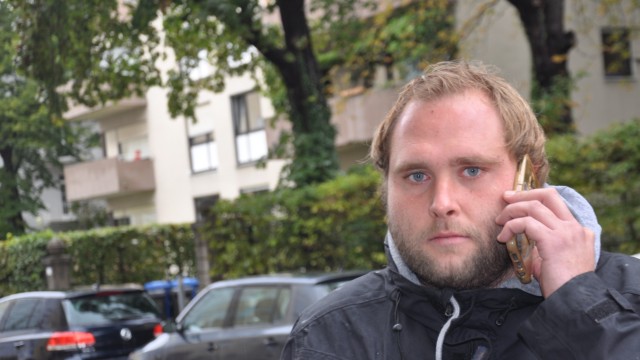 Integration: Mann mit Expertise: Tobias Vorburg, 32, vom Verein Seite an Seite erhält Anrufe von Zuwanderern aus ganz Bayern. Etwa hundert Fälle hat der Markt Schwabener in sechs Jahren betreut.