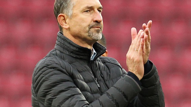 Mainz 05: Trainer Achim Beierlorzer nach dem Spiel.