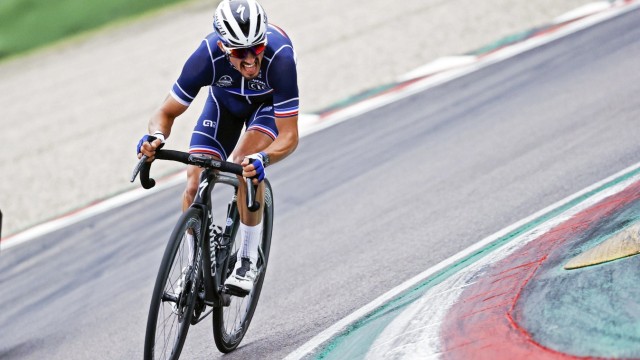 IMOLA, ITALIA - SEPTEMBER 27 : ALAPHILIPPE Julian (FRA) during the Men Elite Road Race at the UCI 2020 Road World Champi