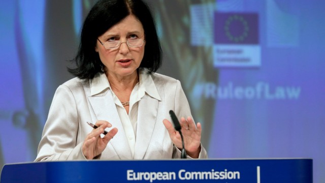 Brüssel: "Entschiedener Schritt": Vizekommissionspräsidentin Věra Jourová